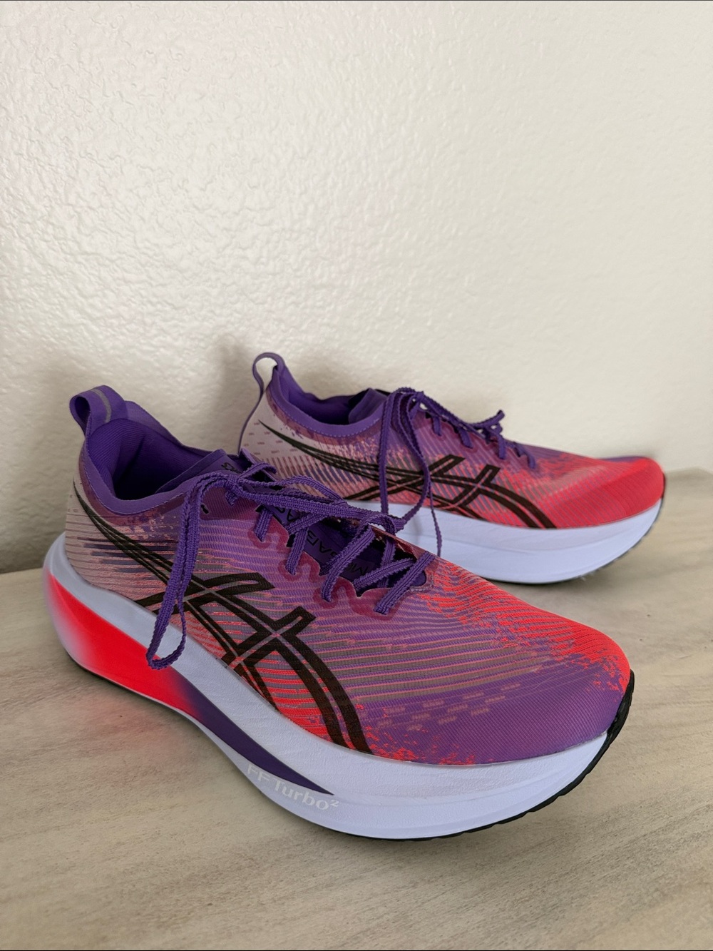 ASICS Men’s Megablast Running Shoes - Lightweight Performance size 10 1/2